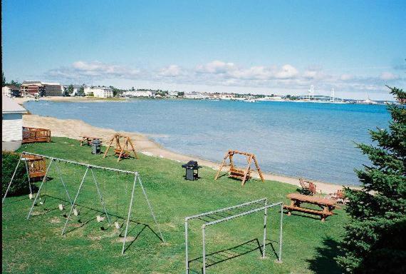 Sunrise Beach Motel 맥키노 시티 외부 사진