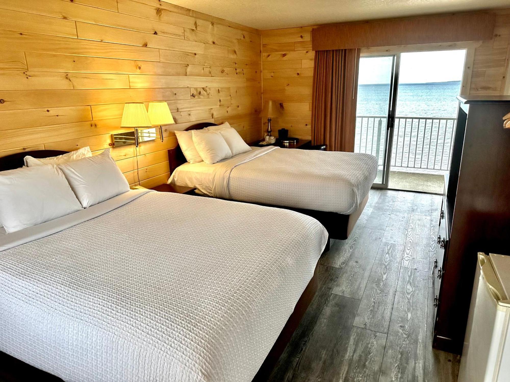 Sunrise Beach Motel 맥키노 시티 외부 사진