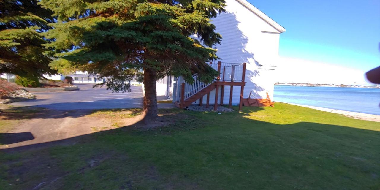 Sunrise Beach Motel 맥키노 시티 외부 사진