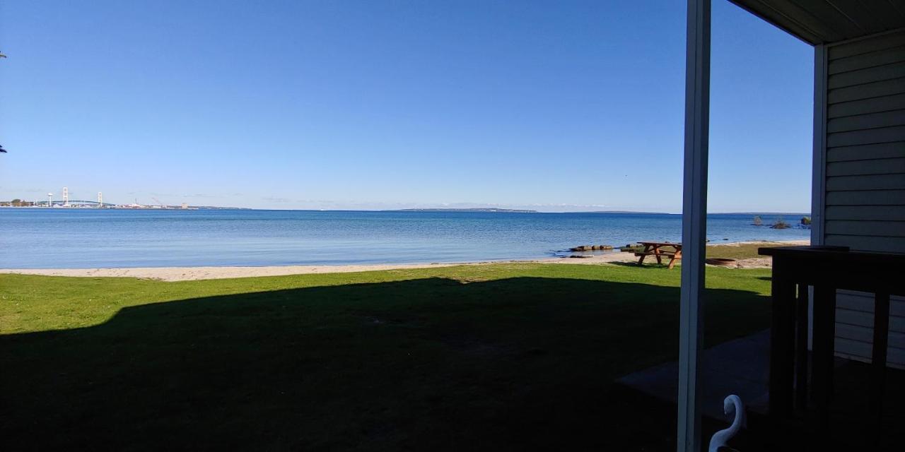 Sunrise Beach Motel 맥키노 시티 외부 사진